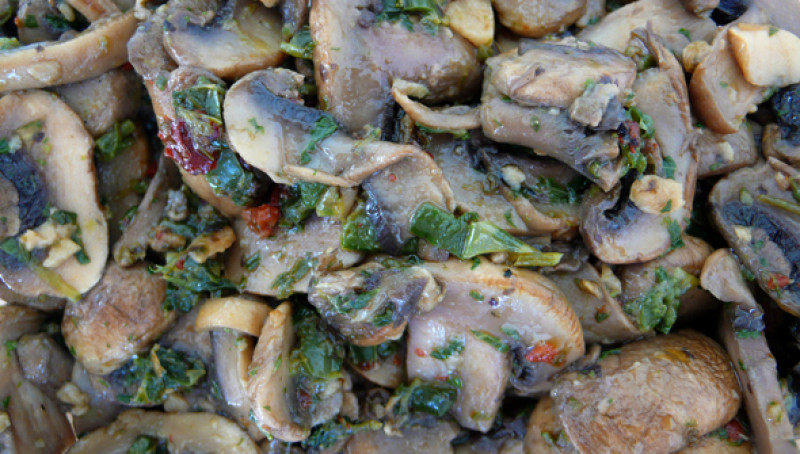 Mojo de Ajo mushrooms with epazote - thumbnail image