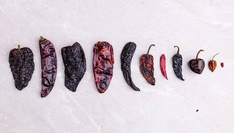 HOW TO PREPARE MEXICAN DRIED CHILES - thumbnail image