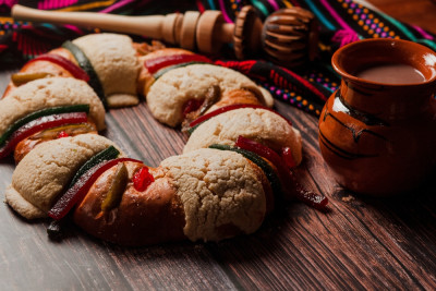 Guadalupe-Reyes Marathon: Rosca de Reyes Tradition thumbnail image
